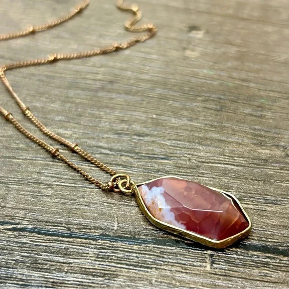 Elegant Gold Necklace with Red Stone Pendant - Picture 5 of 5
